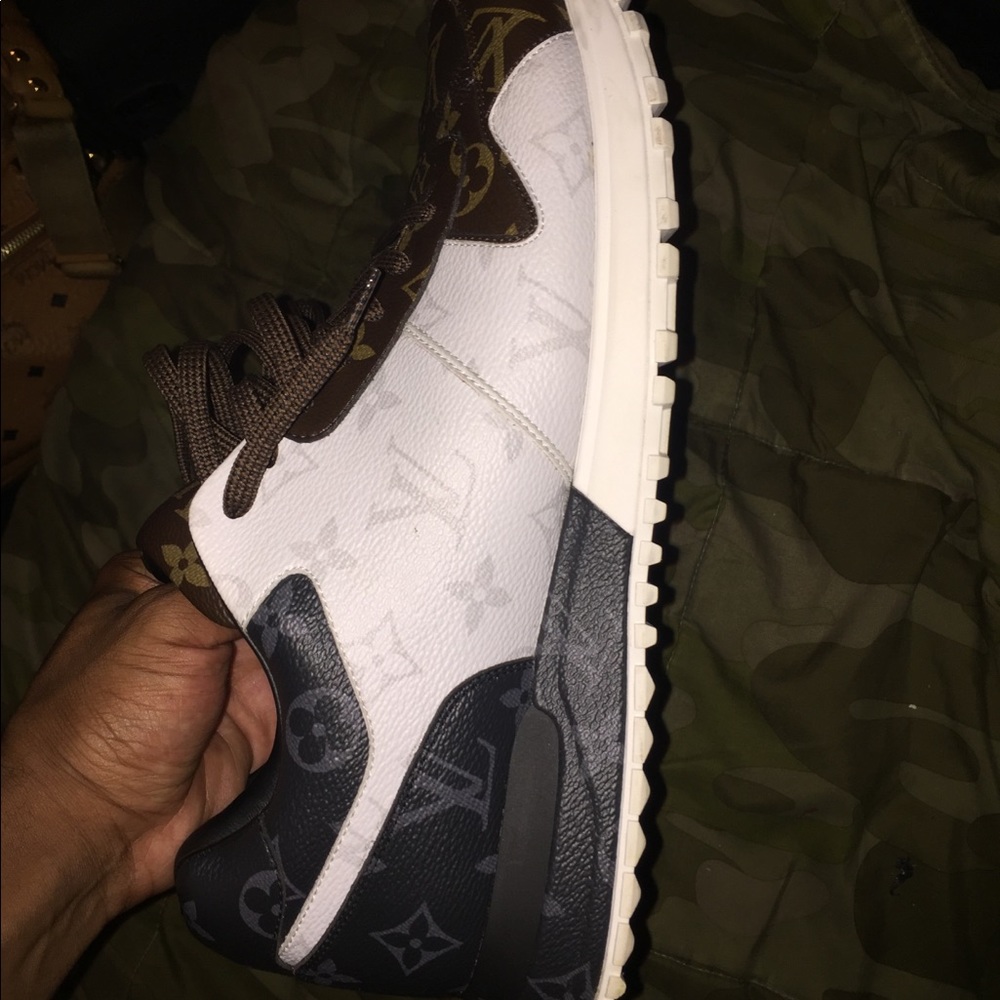 Louis vuttion sneaker - Picture 2 of 2